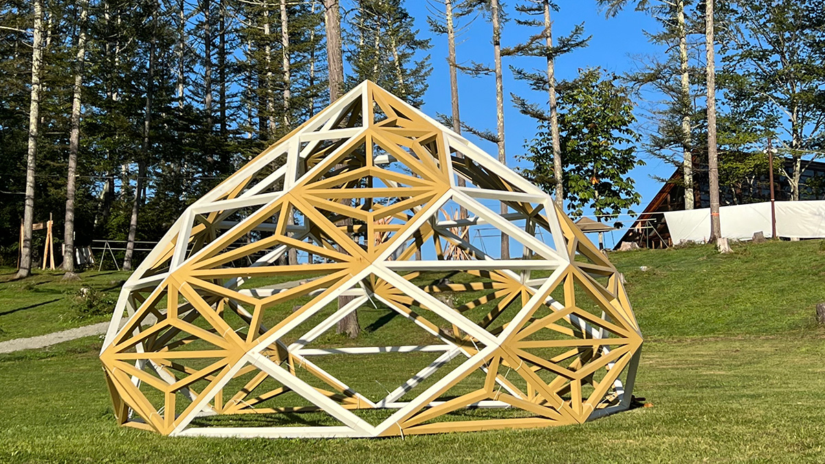 atelier Rhombusが制作するZome建築